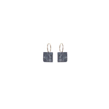blak mini square earrings 1