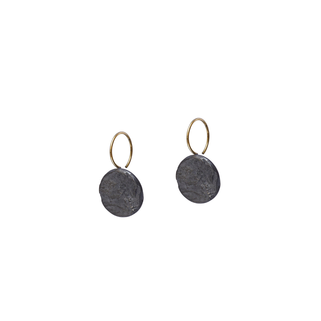 blak mini circle earrings